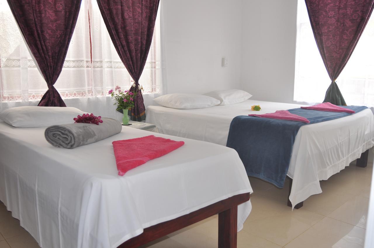 Bed and Breakfast Flying Annie Moa Neiafu Exterior foto